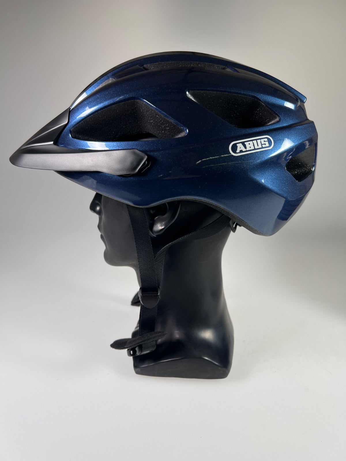 ABUS Macator Fahrradhelm - Größe 58-62cm #10531