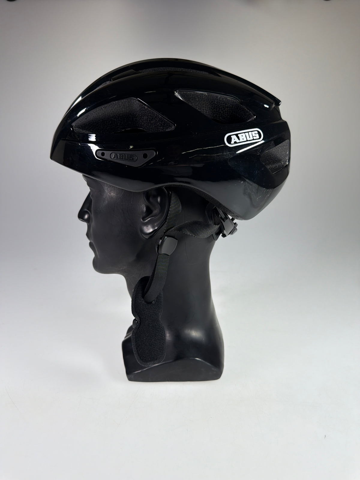 ABUS Macator Fahrradhelm - Größe 51-55cm #12866