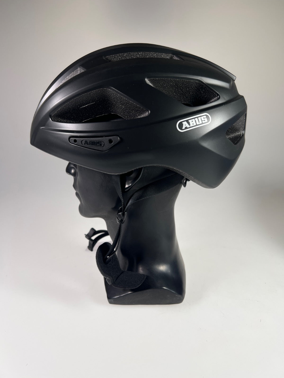 ABUS Macator Fahrradhelm - Größe 58-62cm #10534