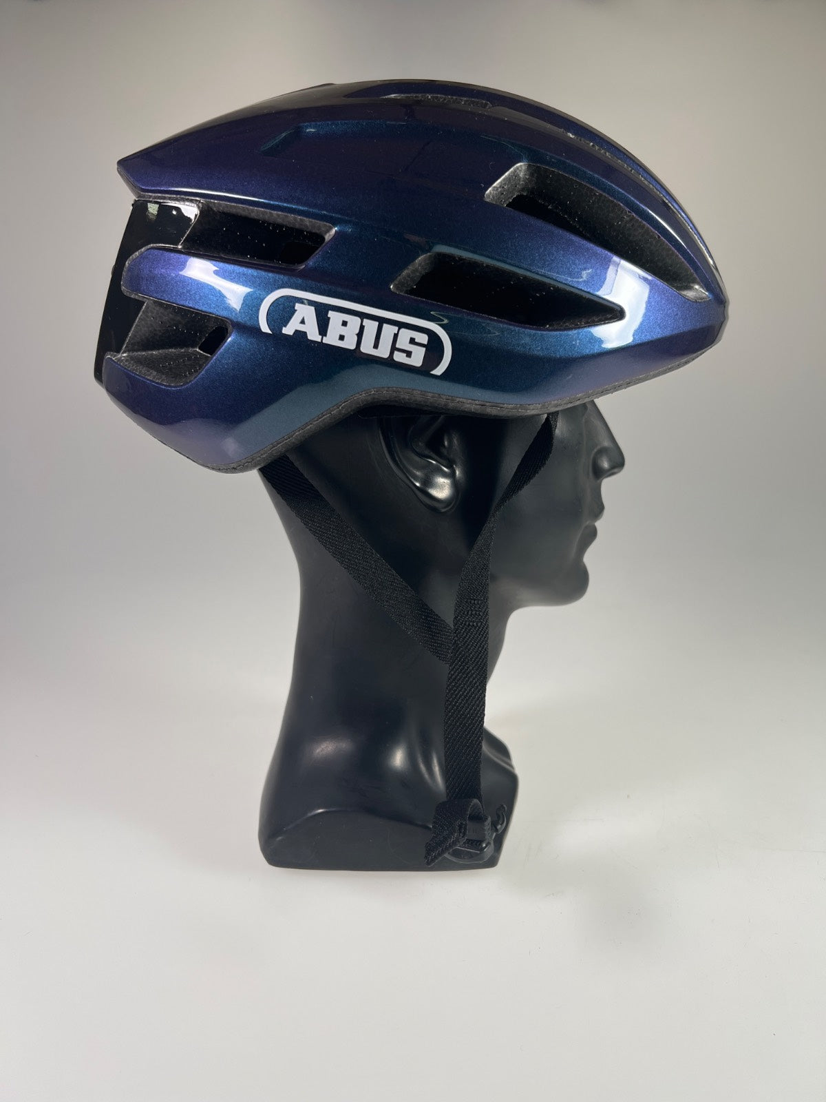 ABUS PowerDome Fahrradhelm - Größe 57-61cm #10568