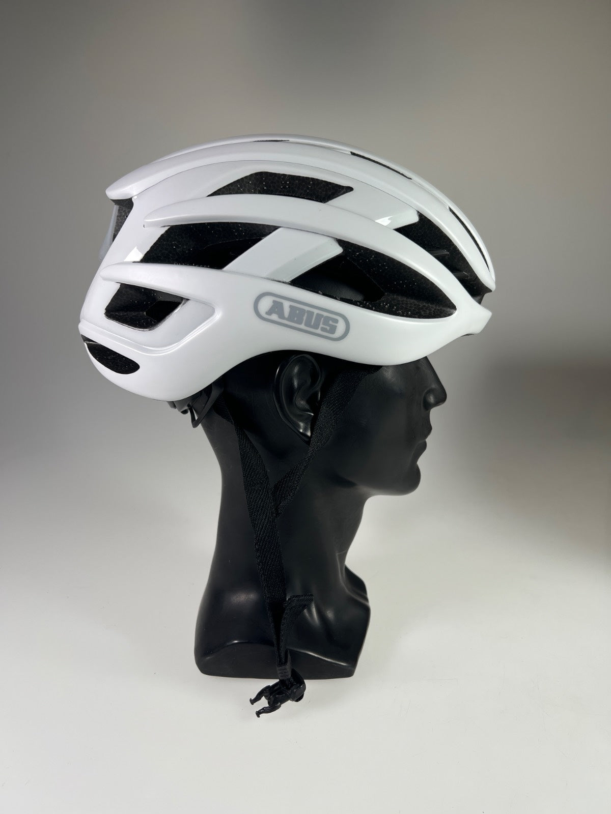 ABUS AirBreaker Fahrradhelm - Größe 52-58cm #10552
