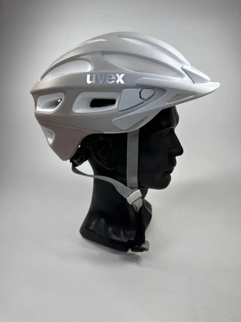 uvex True cc Fahrradhelm 52 - 55cm LED-kompatibel #9541 