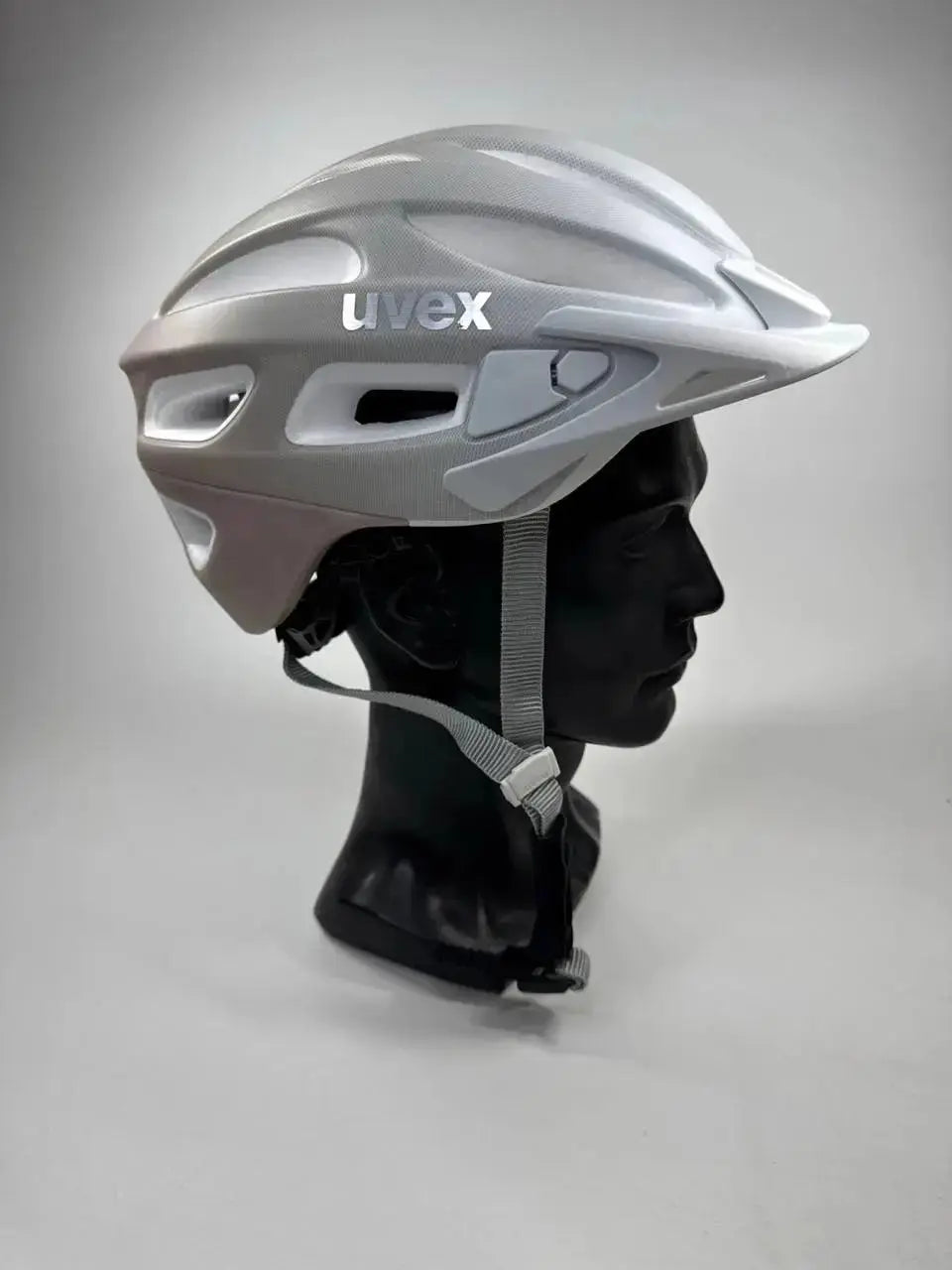 uvex True cc Fahrradhelm 52 - 55cm LED-kompatibel #9541 