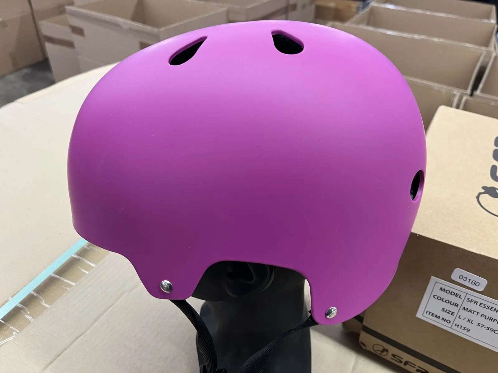 SFR  Essentials Helmet - Fahrradhelm  Größe 57-59cm #3160 - Black Forest Deals